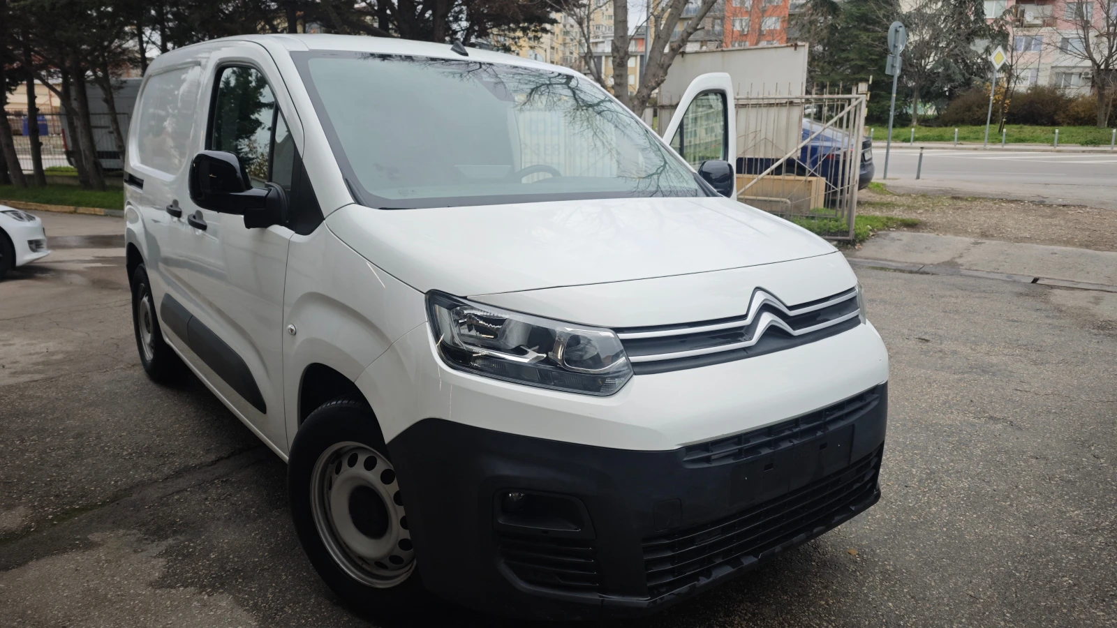 Citroen Berlingo Driver - изображение 3