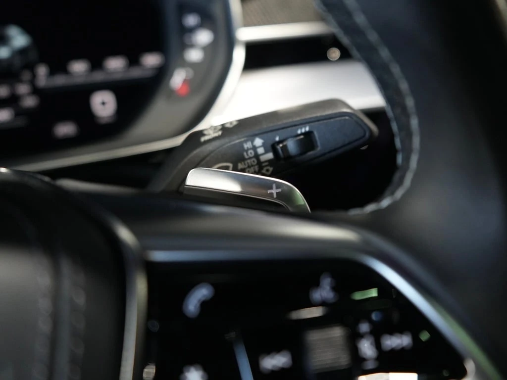 Audi S8 * PANO/HUD/360 CAM/B&O/21 IN RIM/EXTENDED WARRANTY | Mobile.bg � ����������� 15