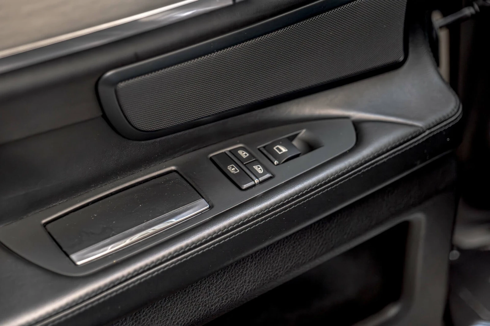 BMW 730 М Packet/Дистроник/Вакум/Камера/Обдухване/HuD/Пътн, снимка 11 - Автомобили и джипове - 53785953