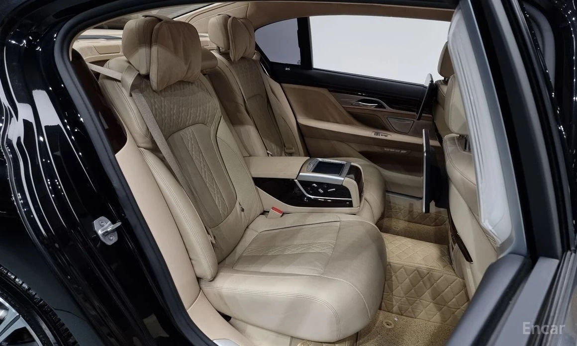 BMW 750, снимка 12 - Автомобили и джипове - 53988873