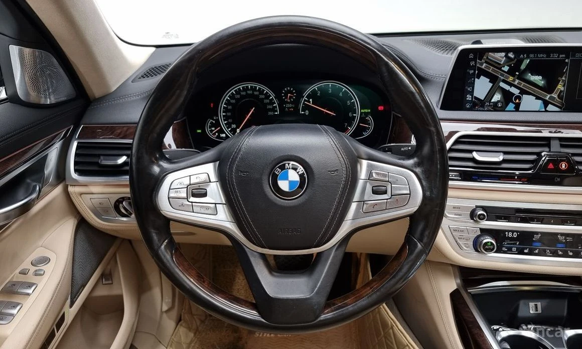 BMW 750, снимка 13 - Автомобили и джипове - 53988873