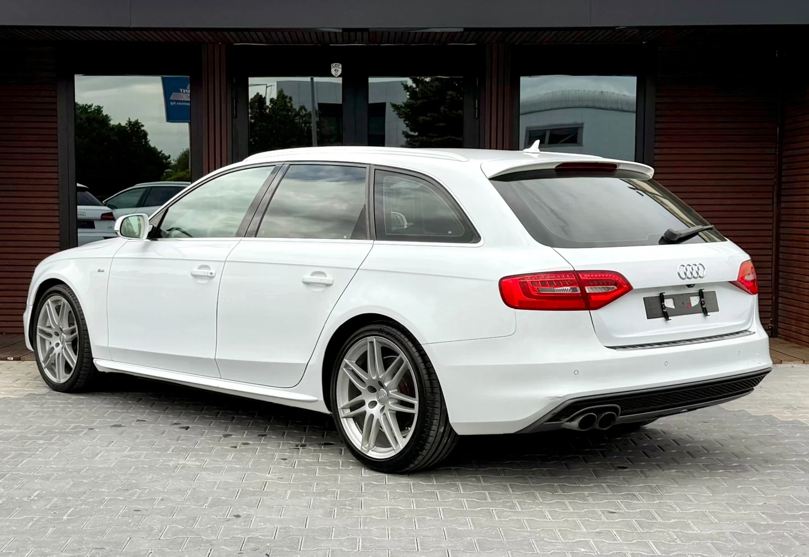 Audi A4 3x Sline* QUATTRO* BANG&OLUFSEN* Shadow Line* КАМЕ, снимка 4 - Автомобили и джипове - 54507903