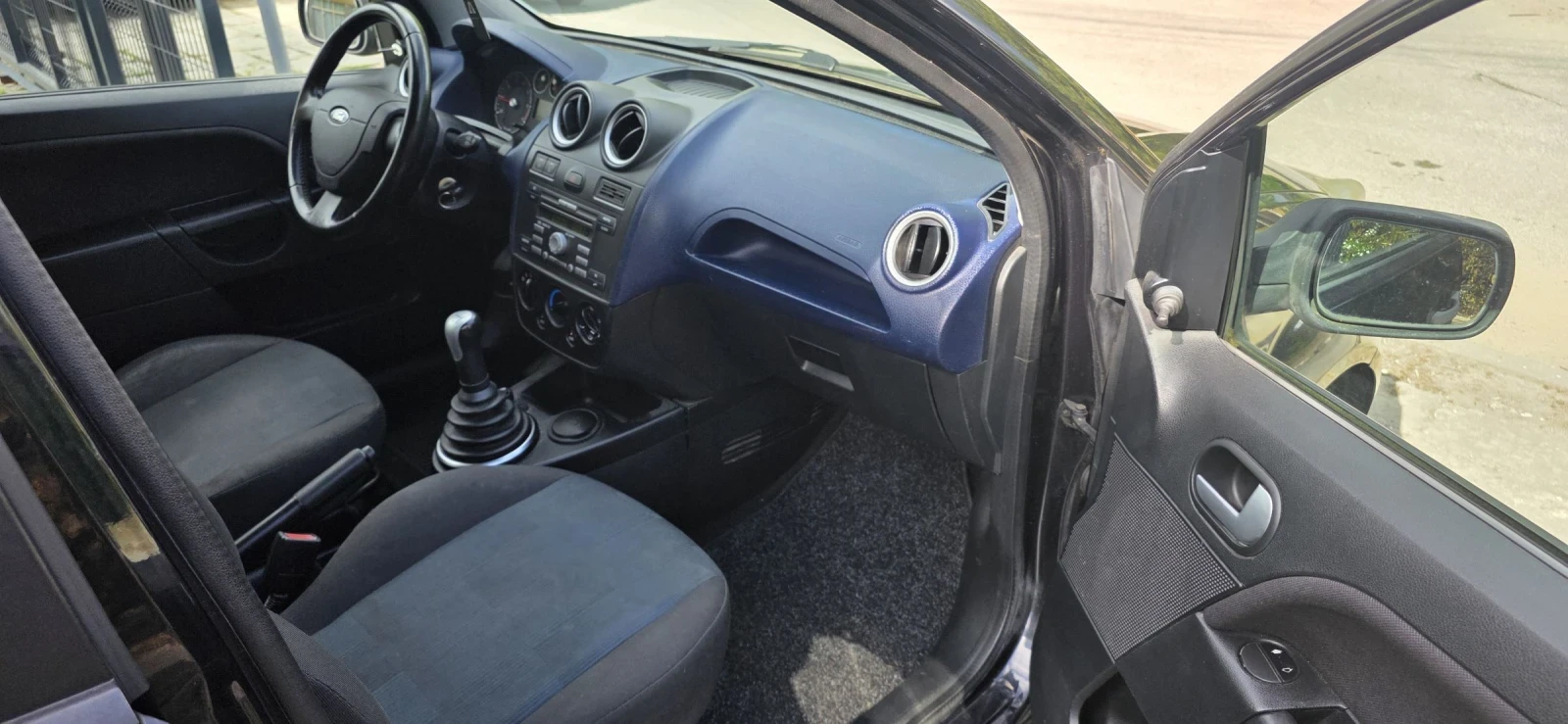 Ford Fiesta 1.4i, снимка 7 - Автомобили и джипове - 54528246