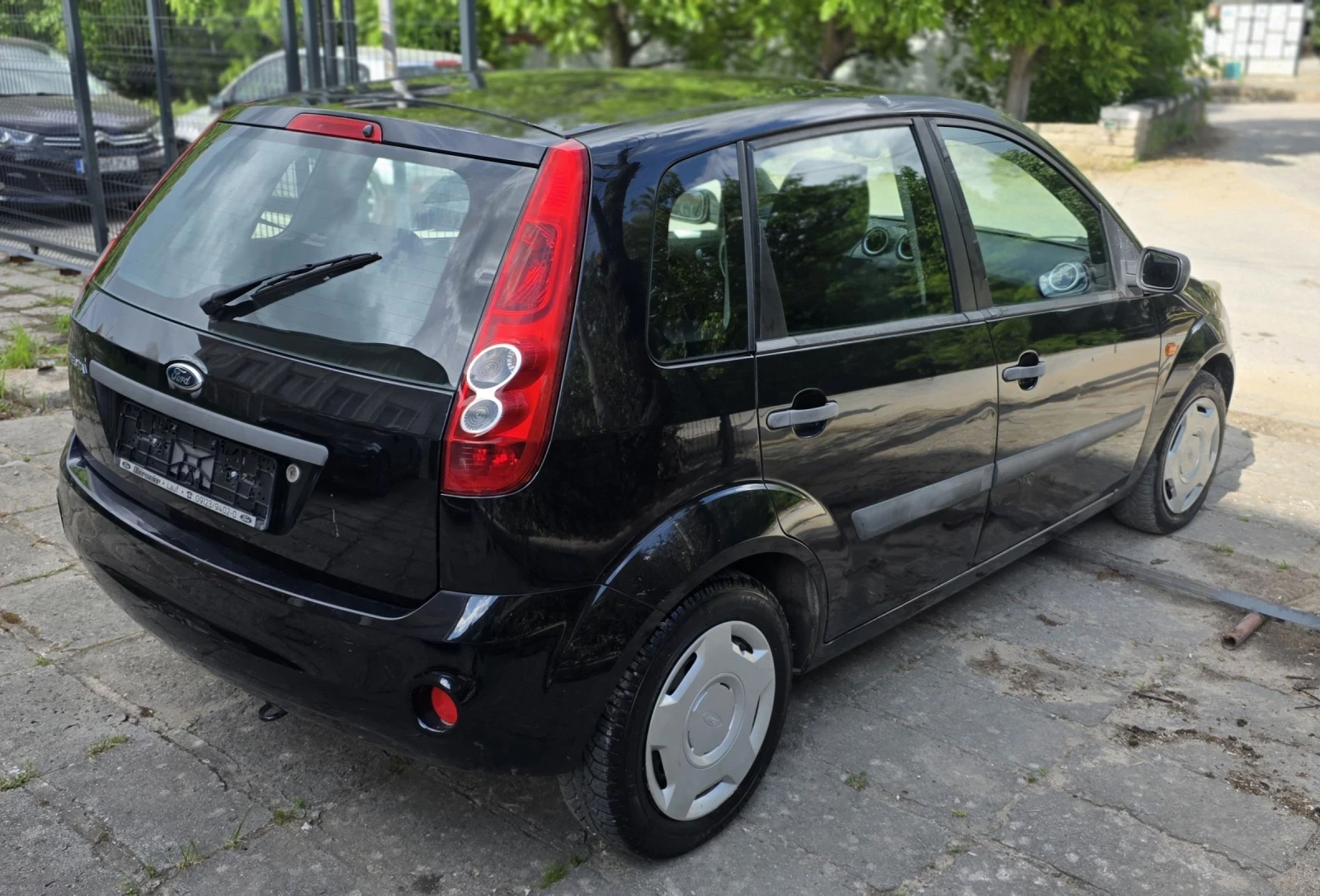 Ford Fiesta 1.4i, снимка 3 - Автомобили и джипове - 54528246