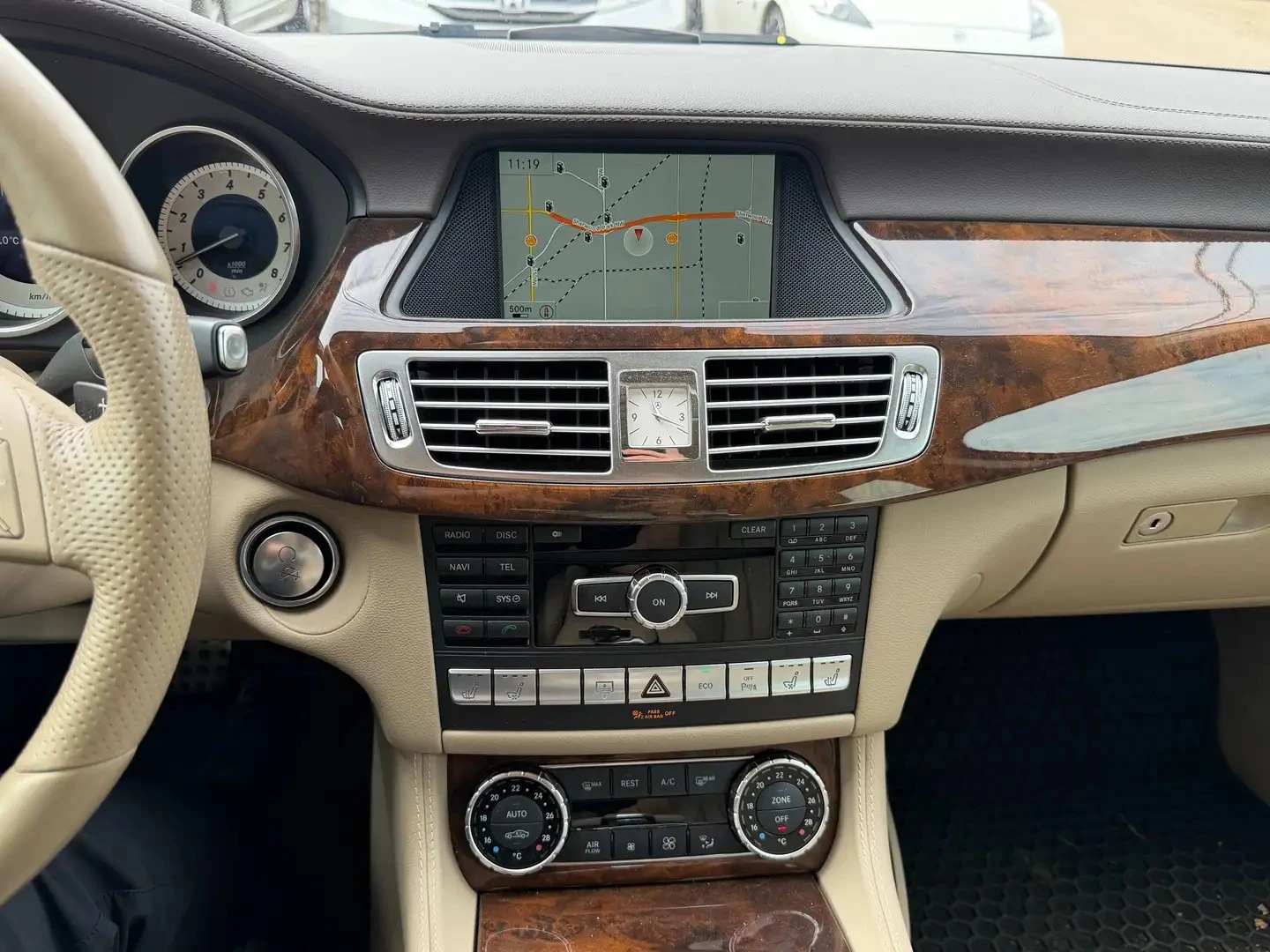Mercedes-Benz CLS 550 4MATIC* МАСАЖИ* ОБДУХВАНЕ* ПОДГРЕВ* PREMIUM PACK* , снимка 14 - Автомобили и джипове - 55123797