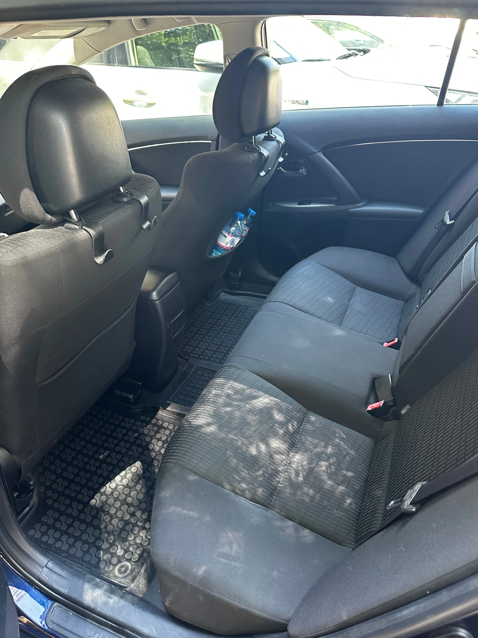 Toyota Avensis, снимка 8 - Автомобили и джипове - 56660030