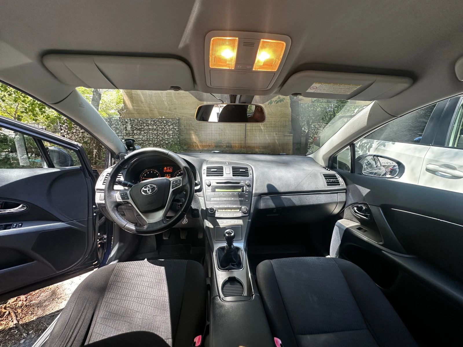 Toyota Avensis, снимка 5 - Автомобили и джипове - 56660030