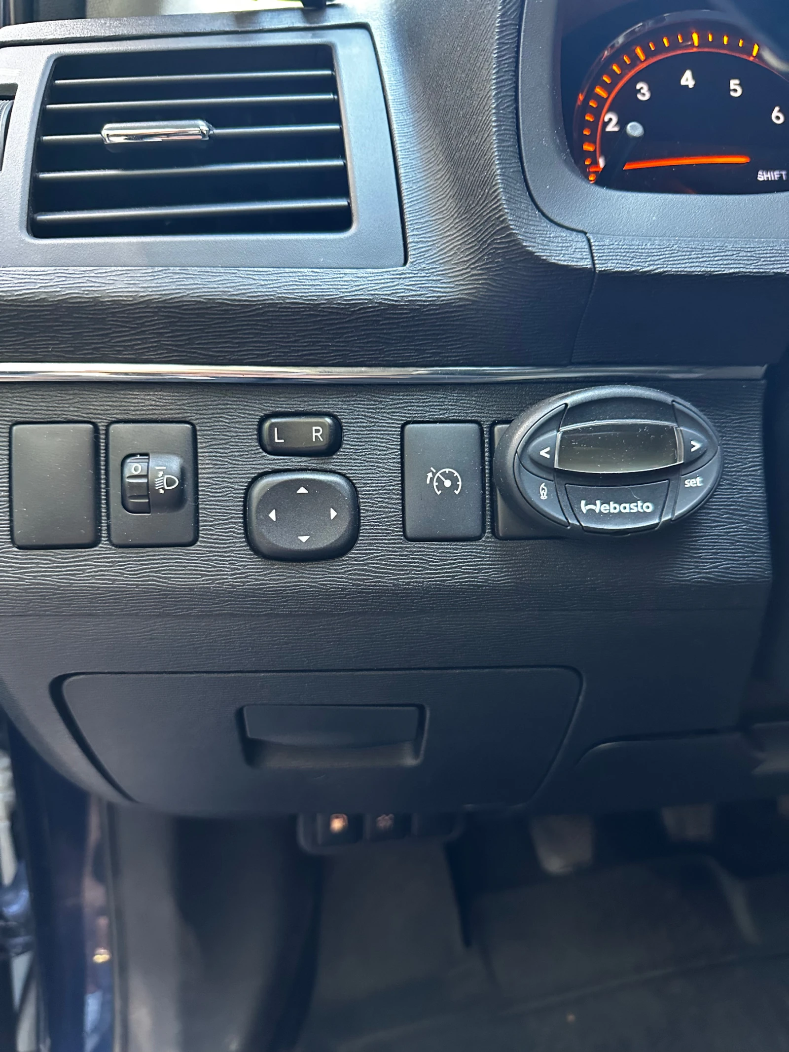 Toyota Avensis, снимка 9 - Автомобили и джипове - 56660030
