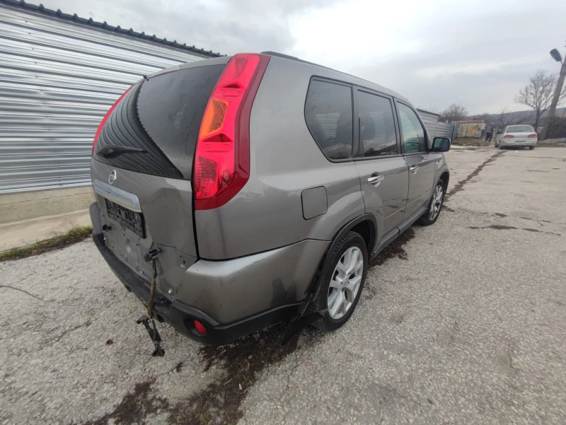 Nissan X-trail 2.0d Кожа камера , снимка 4 - Автомобили и джипове - 39278031