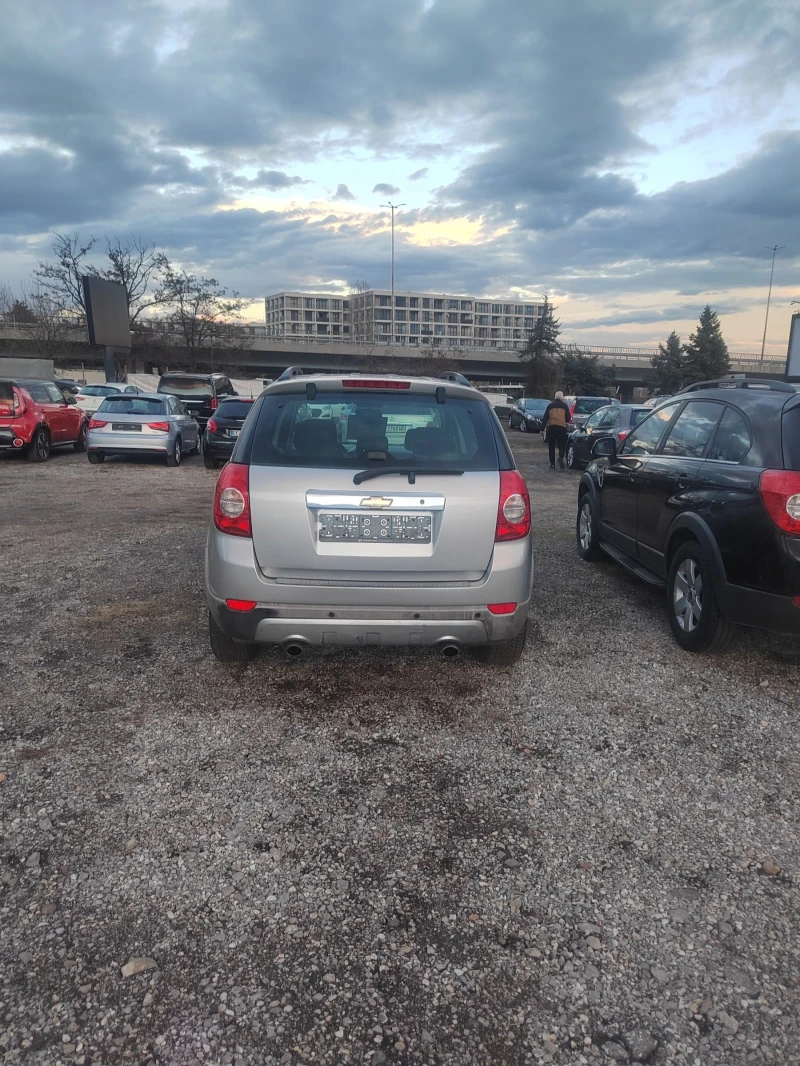 Chevrolet Captiva 2.4 BENZIN , снимка 5 - Автомобили и джипове - 48632349