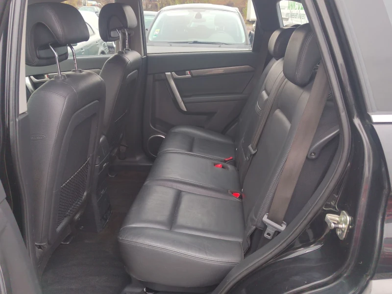 Chevrolet Captiva 2.4 BENZIN , снимка 8 - Автомобили и джипове - 48632349