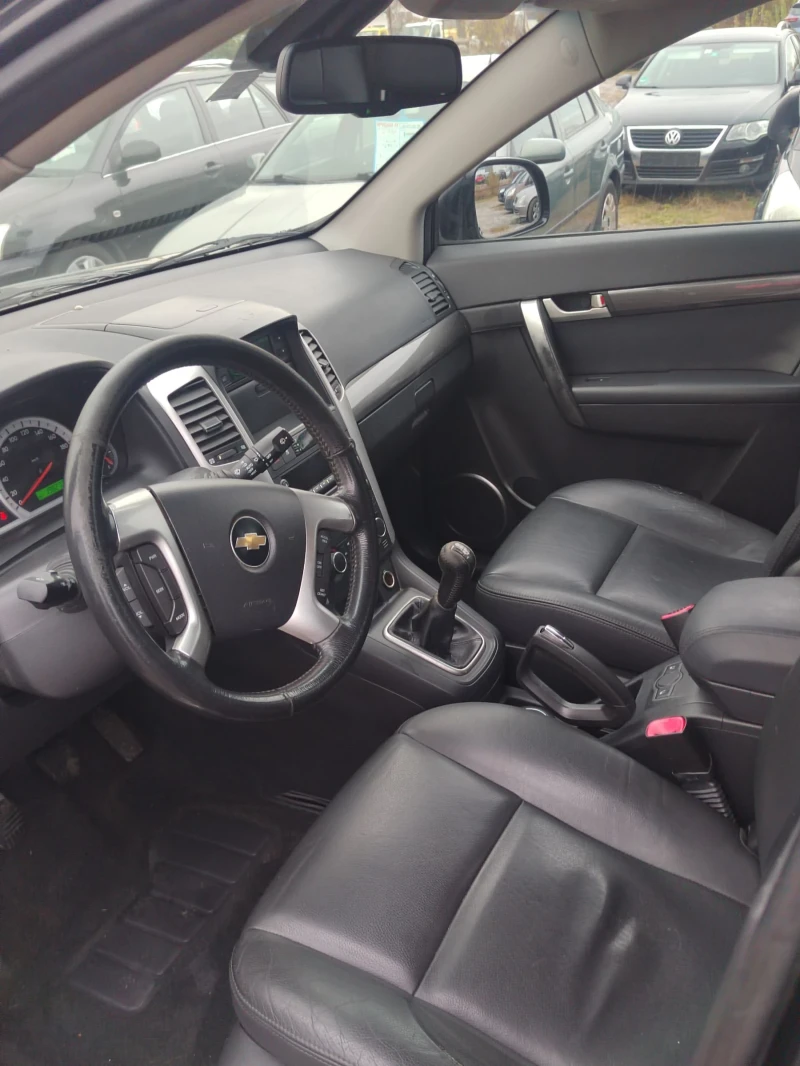 Chevrolet Captiva 2.4 BENZIN , снимка 7 - Автомобили и джипове - 48632349