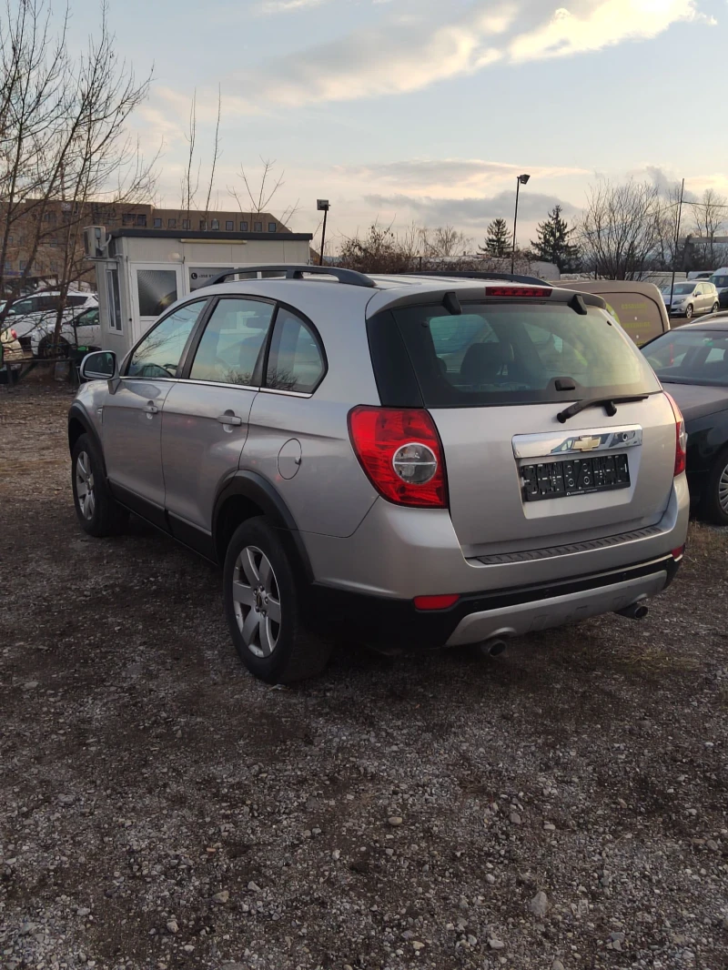 Chevrolet Captiva 2.4 BENZIN , снимка 6 - Автомобили и джипове - 48632349