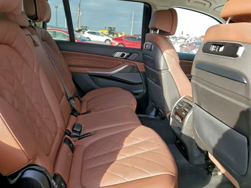 BMW X7 3l xDrive40I, снимка 11 - Автомобили и джипове - 53326861