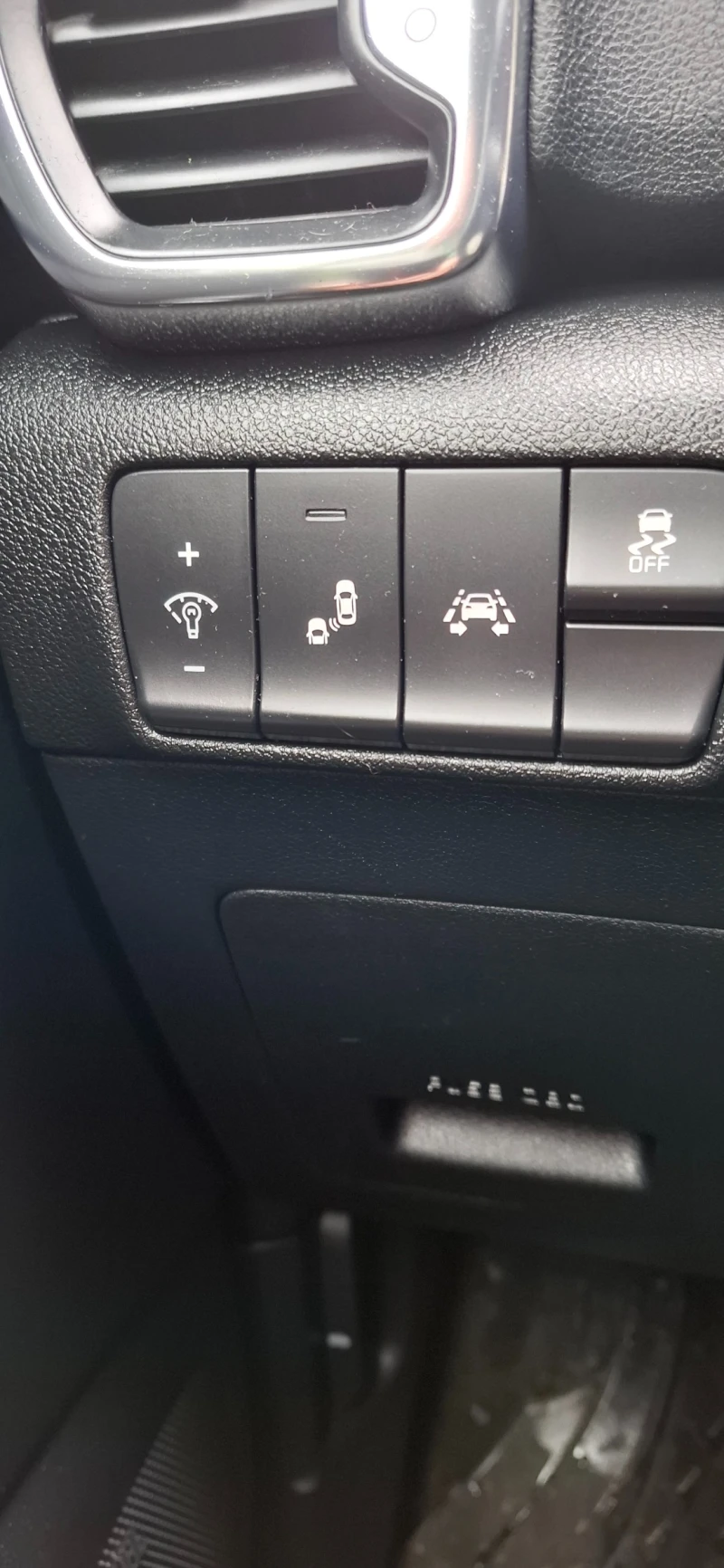 Kia Sportage 1, 7crdi, снимка 8 - Автомобили и джипове - 53393166