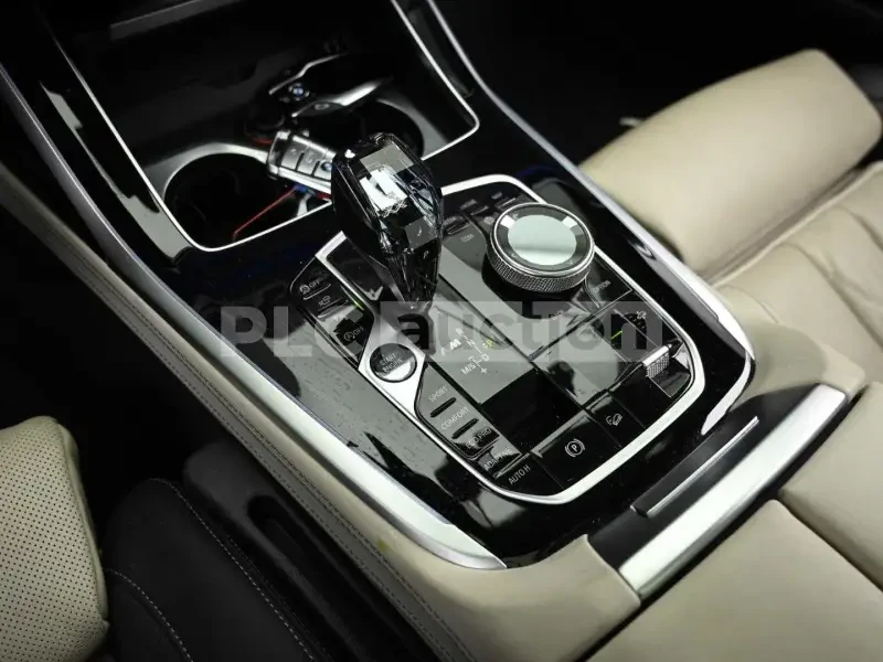 BMW X7 M50I* B&W AUDIO* TWO TONE* TV* ОБДУХ* MASSAGE* , снимка 13 - Автомобили и джипове - 54137983