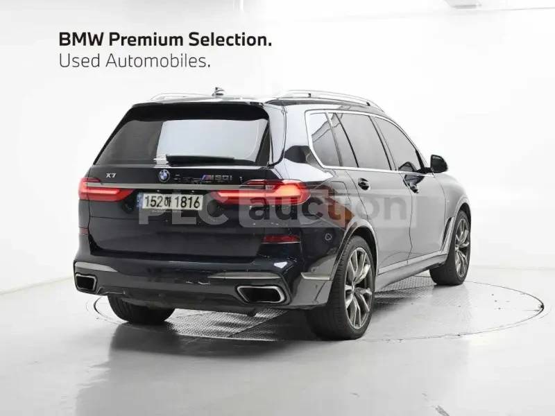 BMW X7 M50I* B&W AUDIO* TWO TONE* TV* ОБДУХ* MASSAGE* , снимка 2 - Автомобили и джипове - 54137983