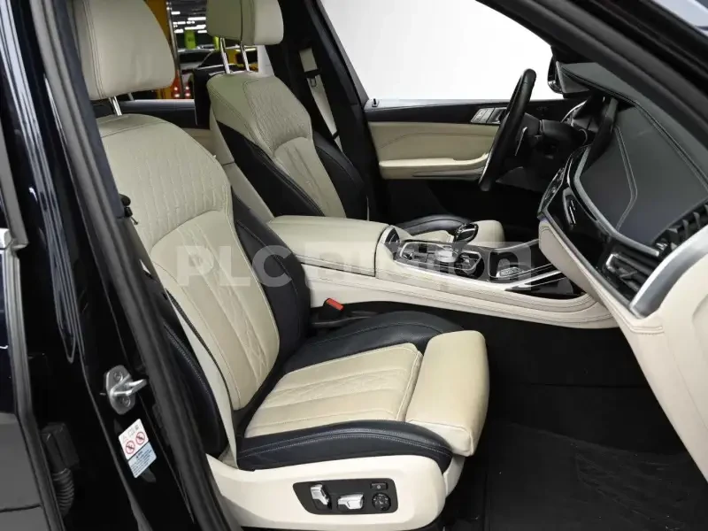 BMW X7 M50I* B&W AUDIO* TWO TONE* TV* ОБДУХ* MASSAGE* , снимка 7 - Автомобили и джипове - 54137983