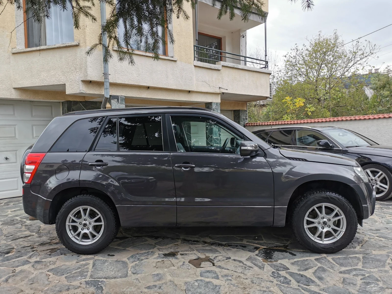 Suzuki Grand vitara 3.2 БЕНЗИН.FACE. АВТОМАТ. КОЖА. KEYLESS. 4X4 - изображение 3