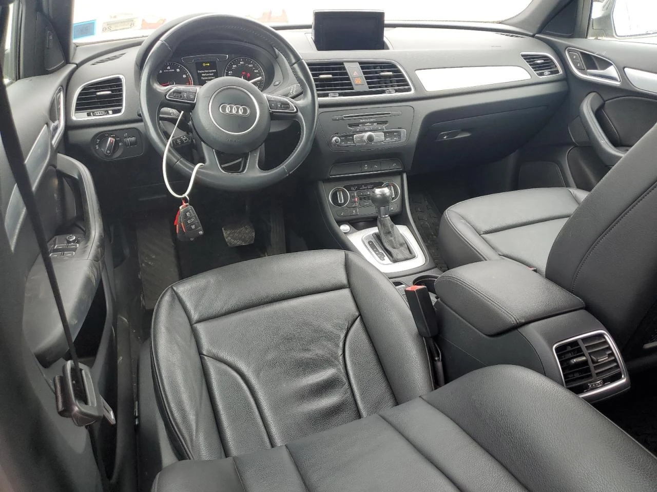 Audi Q3 4x4* ПОДГРЕВИ* ПАНОРАМА* видео на двигателя - изображение 8