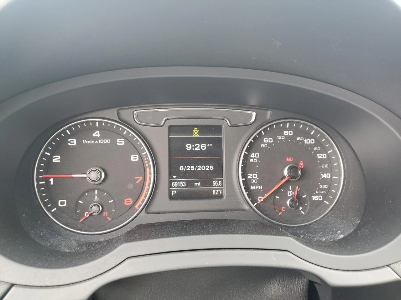 Audi Q3 4x4* ПОДГРЕВИ* ПАНОРАМА* видео на двигателя - изображение 9