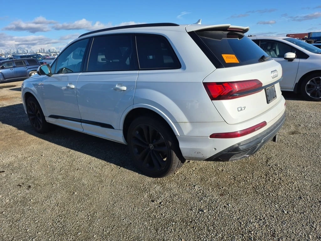 Audi Q7  / PROGRESSIV / DISTRONIC / ОБДУХВАНЕ / CARFAX - изображение 4