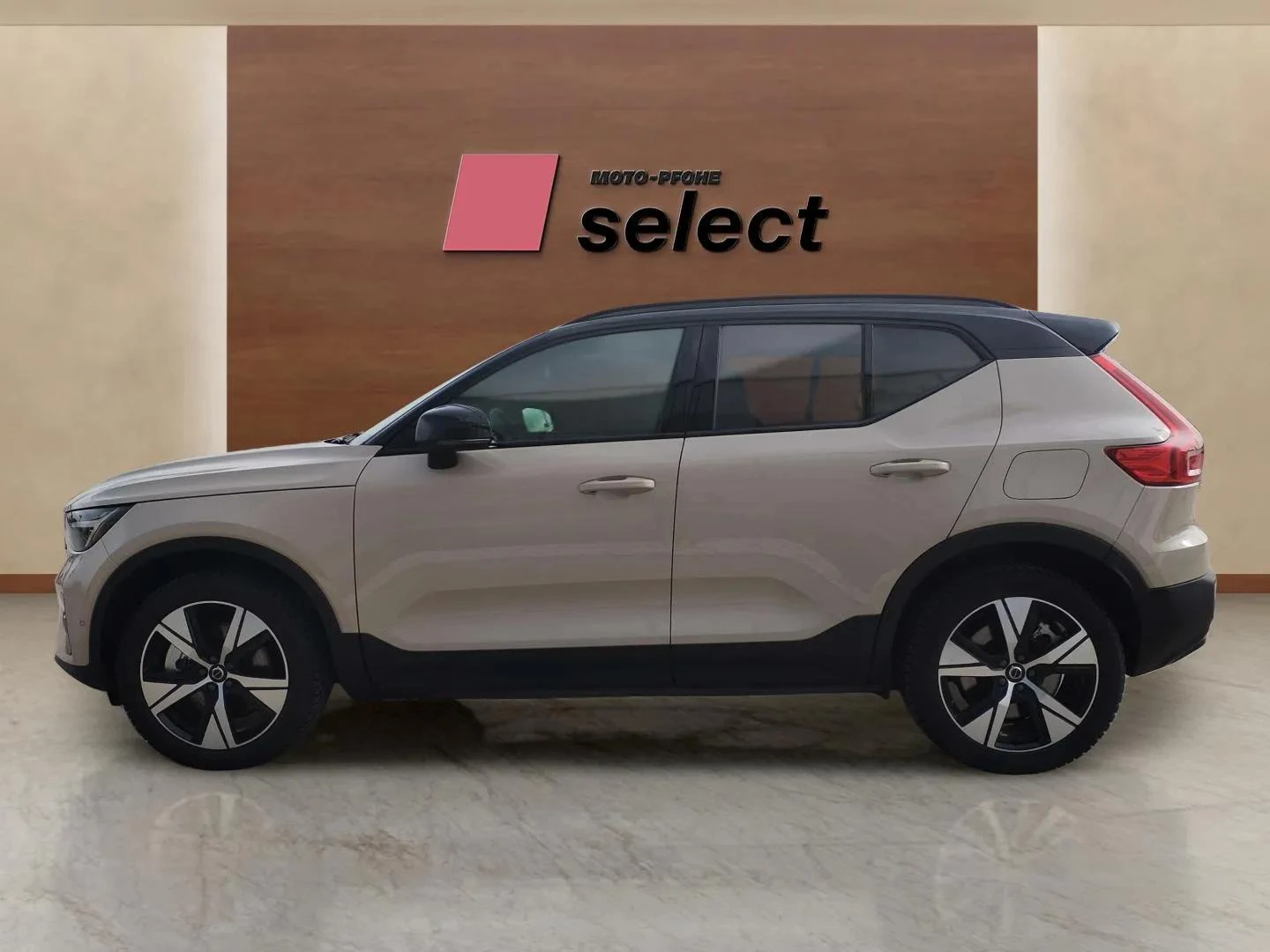 Volvo EX40 Single motor - изображение 8