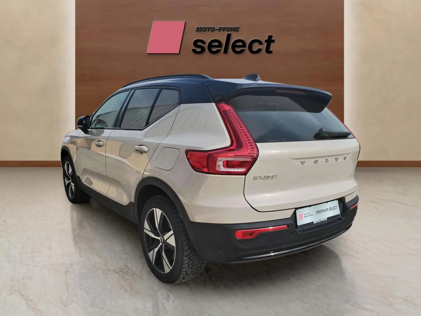 Volvo EX40 Single motor - изображение 7