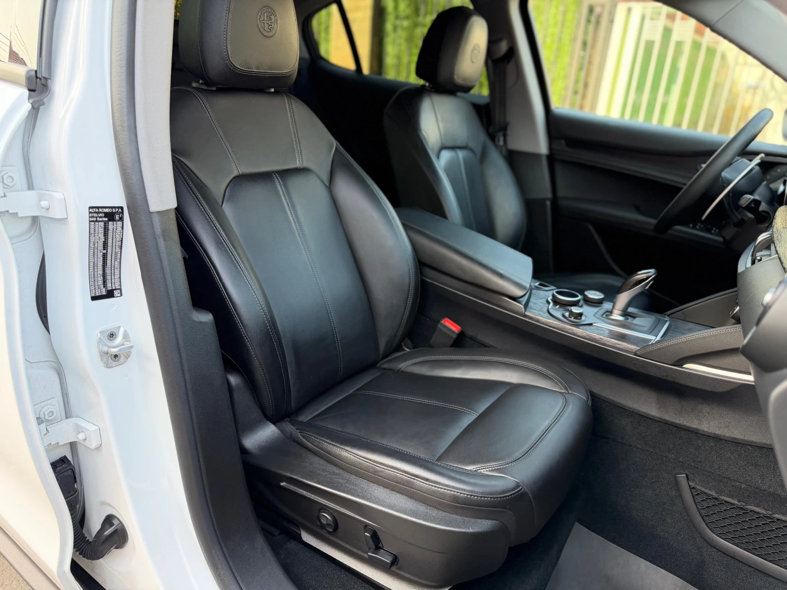 Alfa Romeo Stelvio 2.0 Sport Q4 Внос Швейцария, снимка 12 - Автомобили и джипове - 53708637