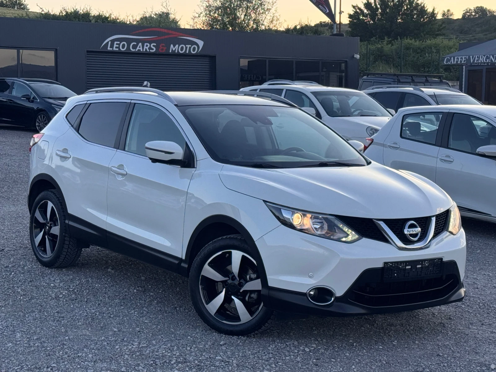 Nissan Qashqai Tekna/Panorama/360Camera, снимка 3 - Автомобили и джипове - 54974609