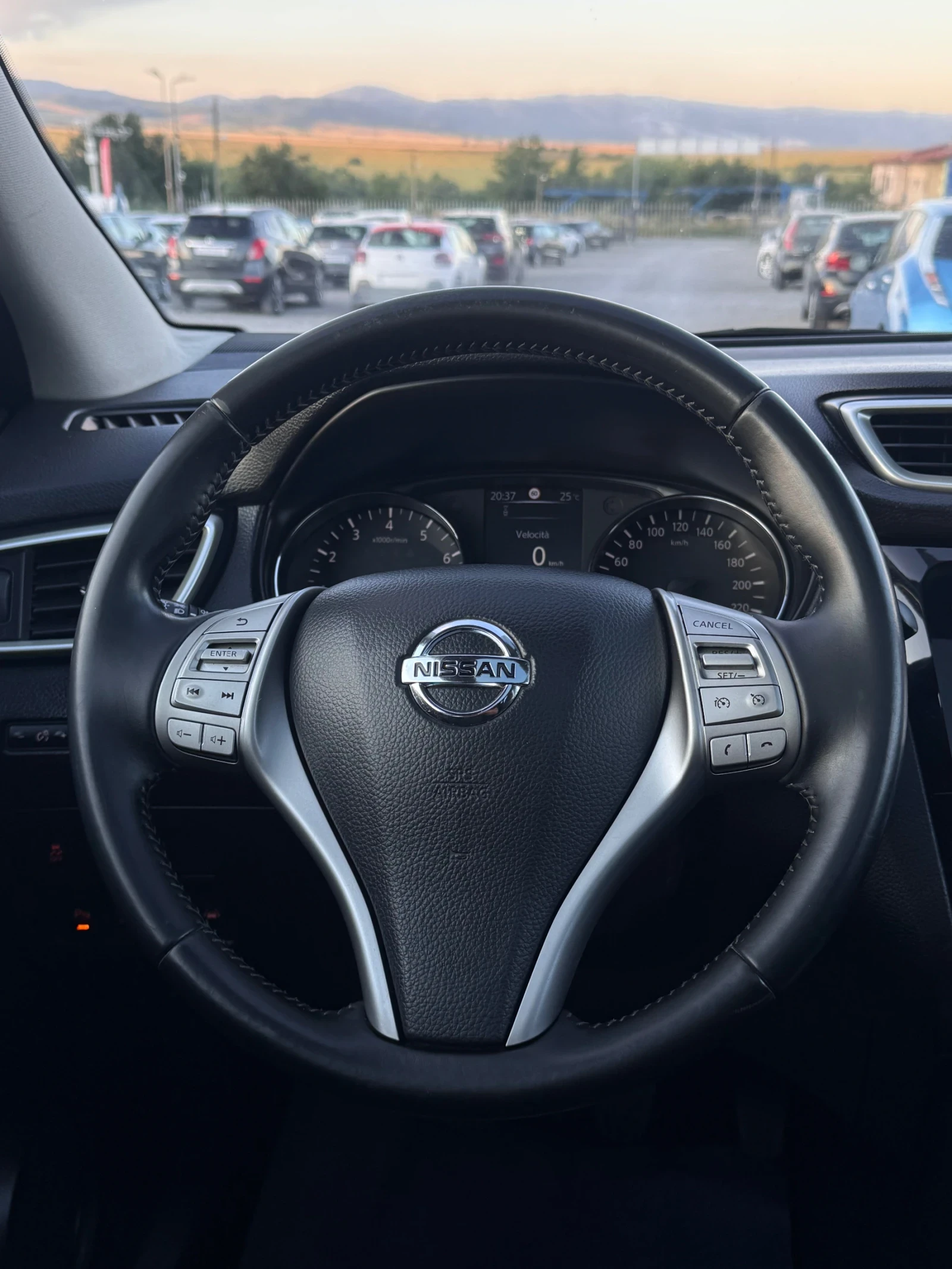 Nissan Qashqai Tekna/Panorama/360Camera, снимка 10 - Автомобили и джипове - 54974609
