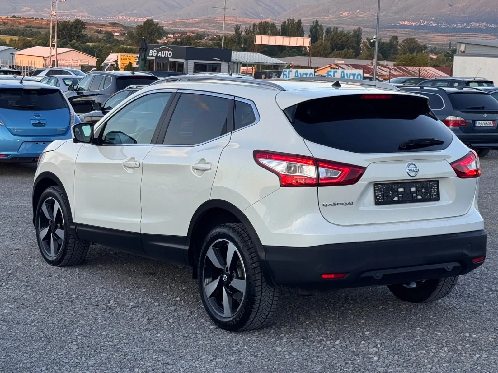 Nissan Qashqai Tekna/Panorama/360Camera, снимка 6 - Автомобили и джипове - 54974609