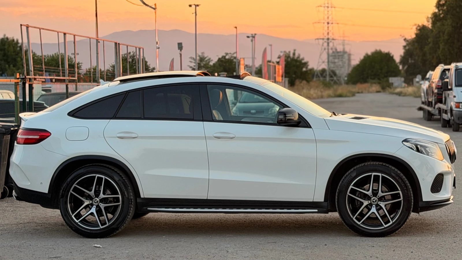 Mercedes-Benz GLE 350 d= Coupe= 4Matic= AMG= Panorama= Camera= Premium= , снимка 4 - Автомобили и джипове - 55533948