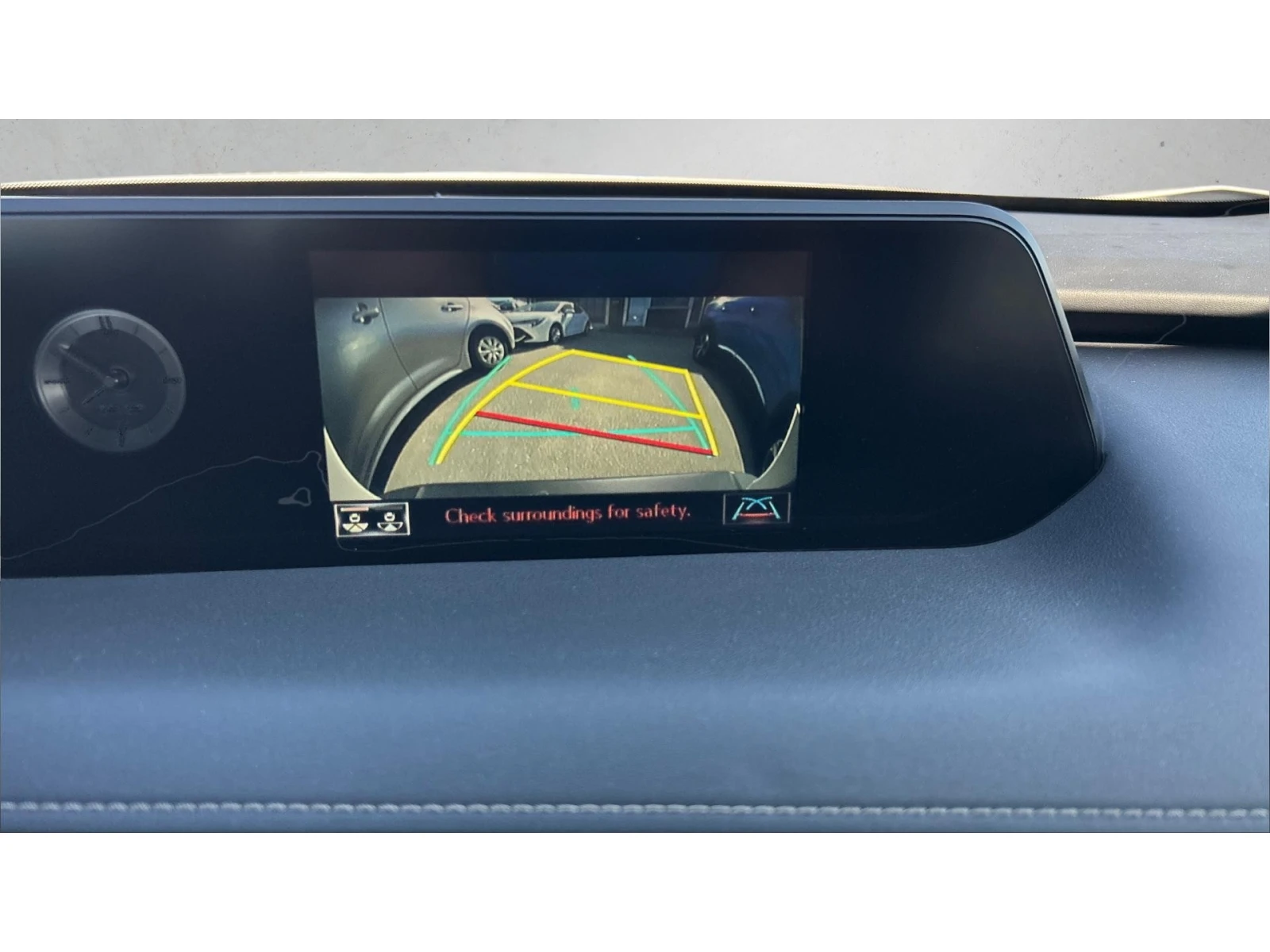 Lexus UX 250h AWD 184к.с., Месечна вноска от 444  , снимка 16 - Автомобили и джипове - 55654124