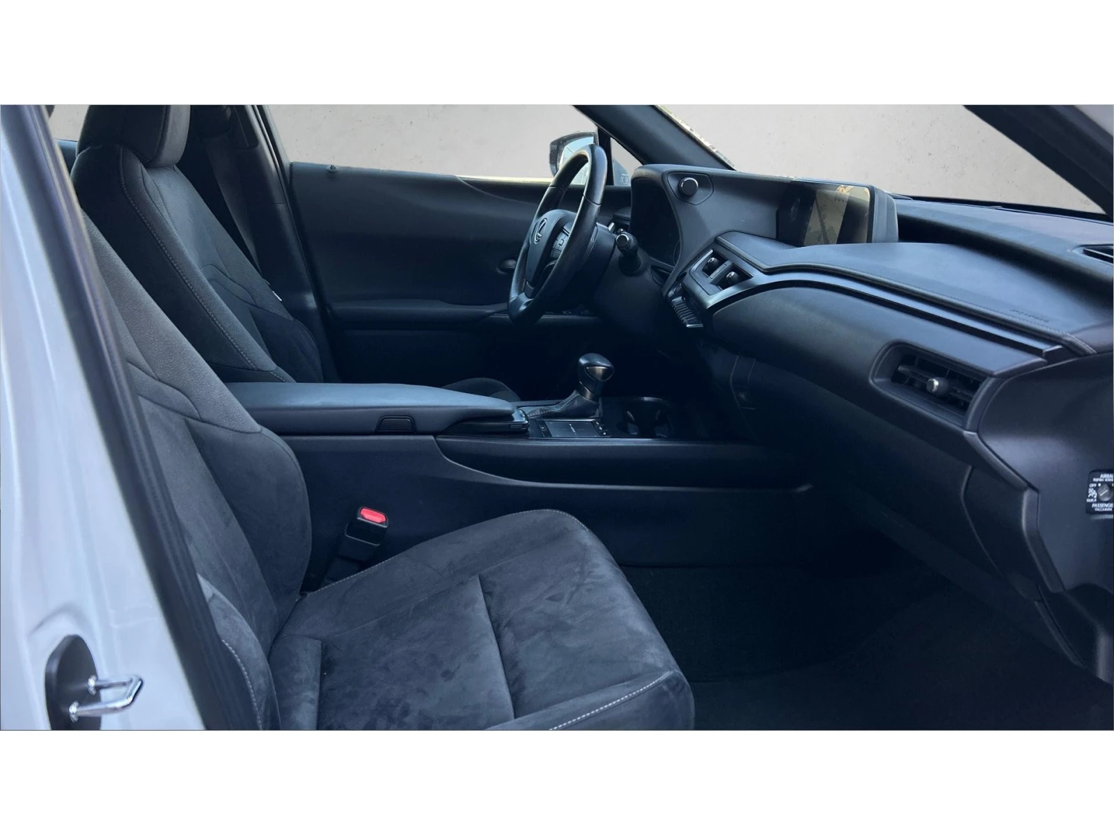Lexus UX 250h AWD 184к.с., Месечна вноска от 444  , снимка 9 - Автомобили и джипове - 55654124