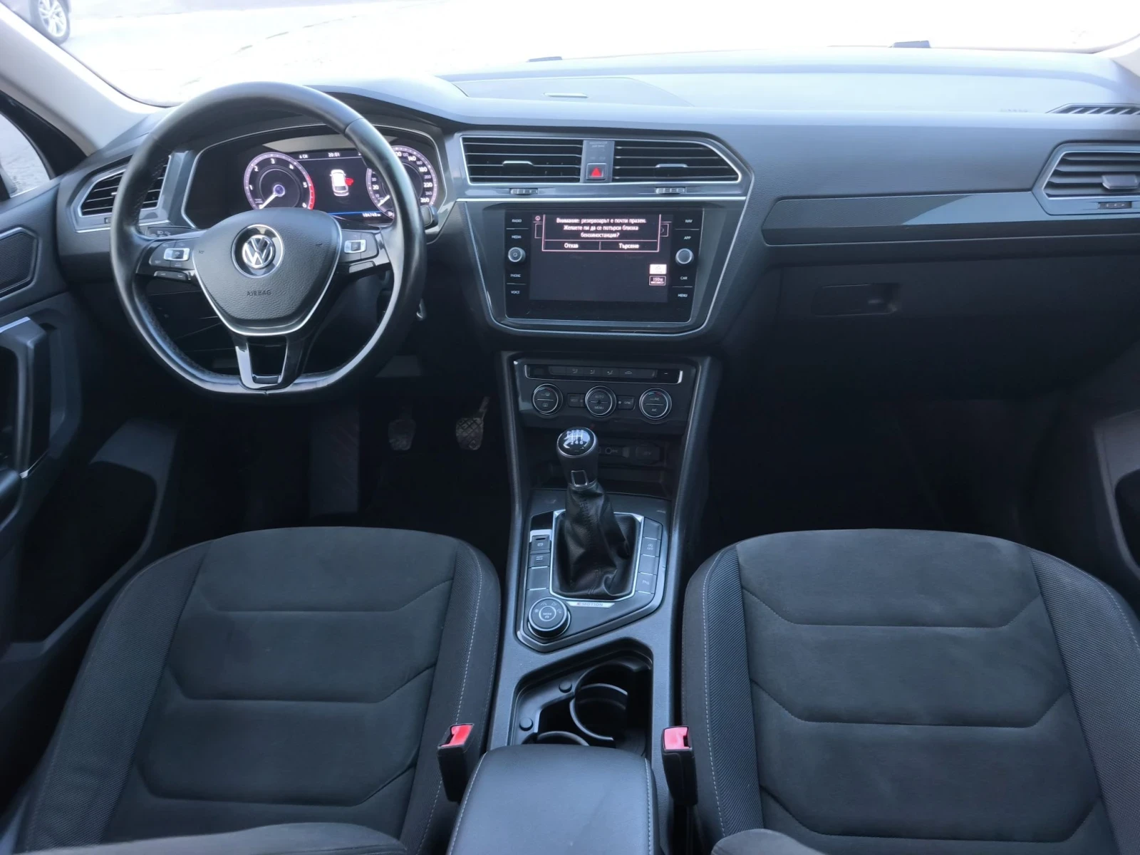 VW Tiguan 2.0TDI HIGH LINE FULL SERVICE NEW !!!, снимка 9 - Автомобили и джипове - 55730166