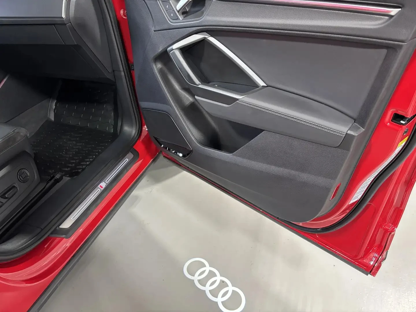 Audi Q3 TECHNIK S LINE ЦЕНА ДО БЪЛГАРИЯ АВТОКРЕДИТ, снимка 17 - Автомобили и джипове - 55779273