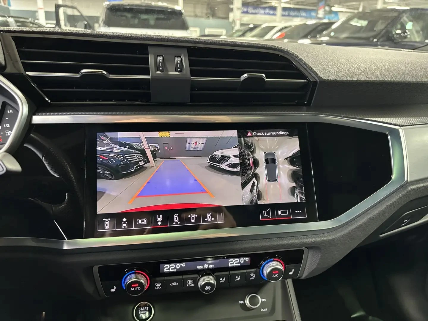 Audi Q3 TECHNIK S LINE ЦЕНА ДО БЪЛГАРИЯ АВТОКРЕДИТ, снимка 15 - Автомобили и джипове - 55779273