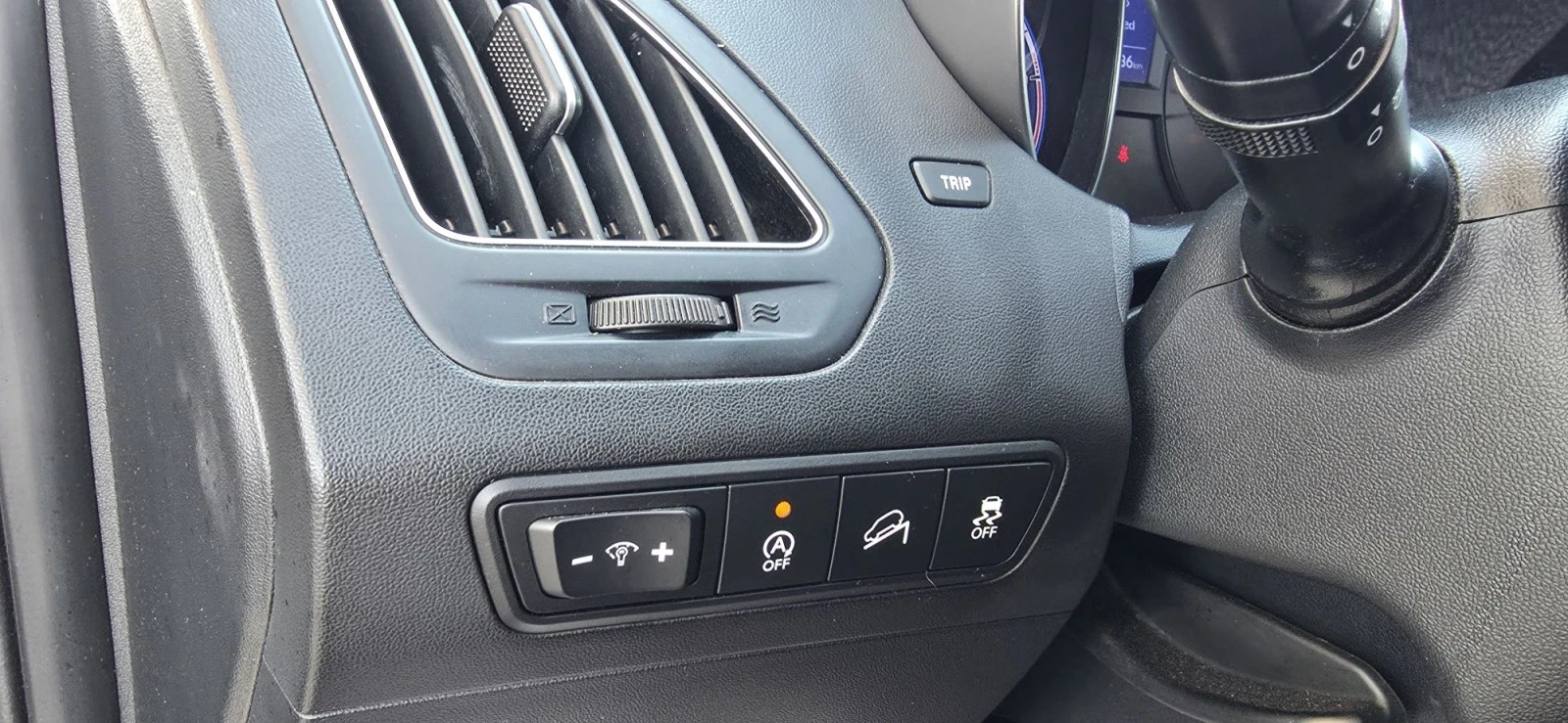 Hyundai IX35 1.7 crdi, снимка 13 - Автомобили и джипове - 55883866