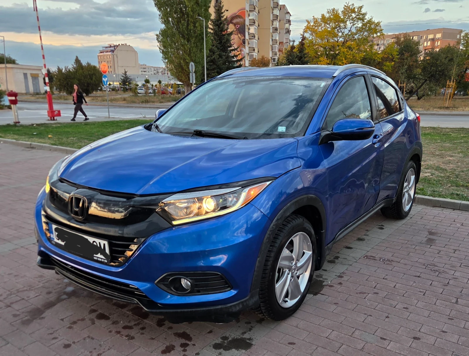 Honda Hr-v 1, 8  , 4х4 , снимка 2 - Автомобили и джипове - 56512748