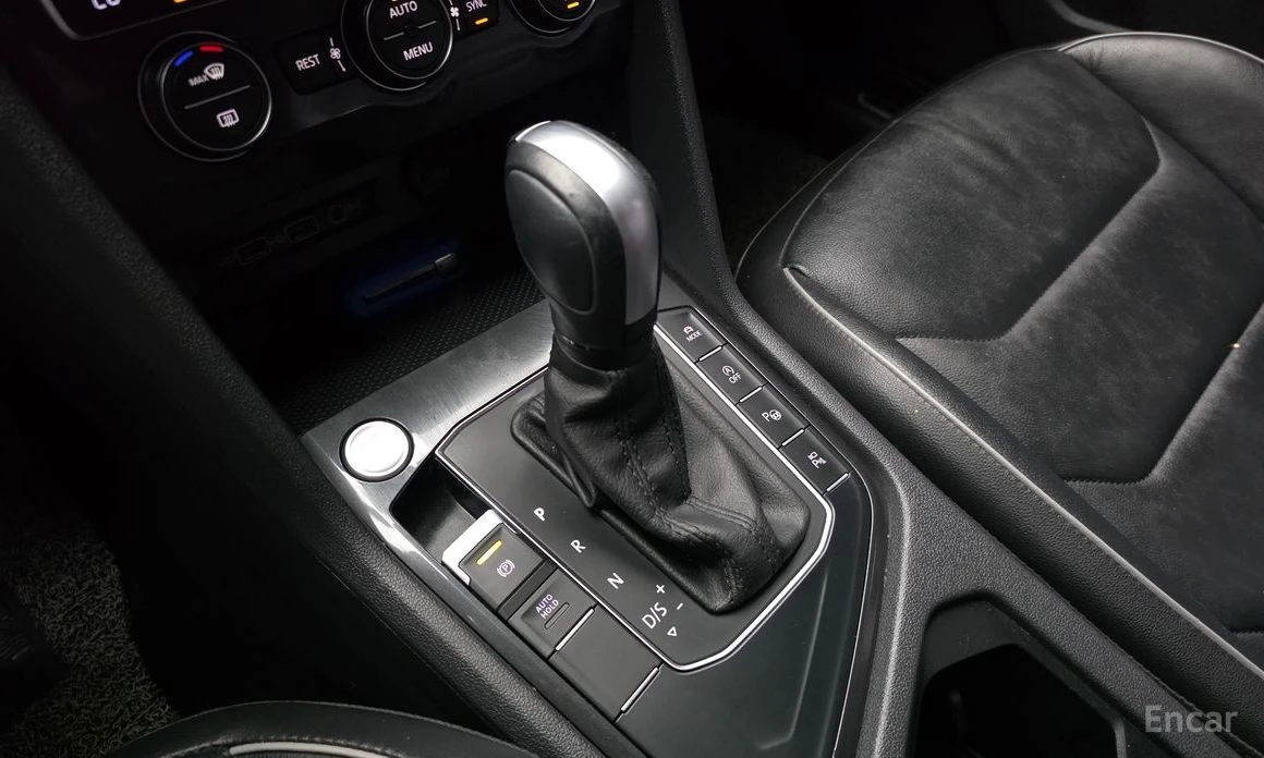 VW Tiguan, снимка 9 - Автомобили и джипове - 56677416