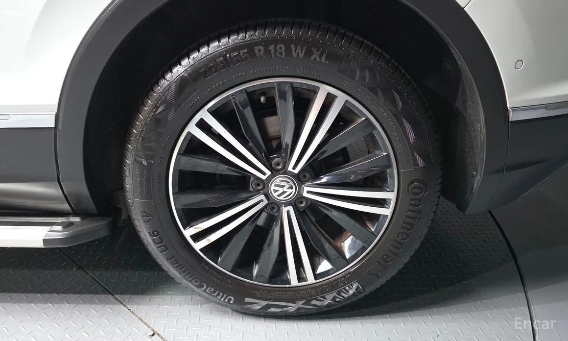 VW Tiguan, снимка 5 - Автомобили и джипове - 56677416
