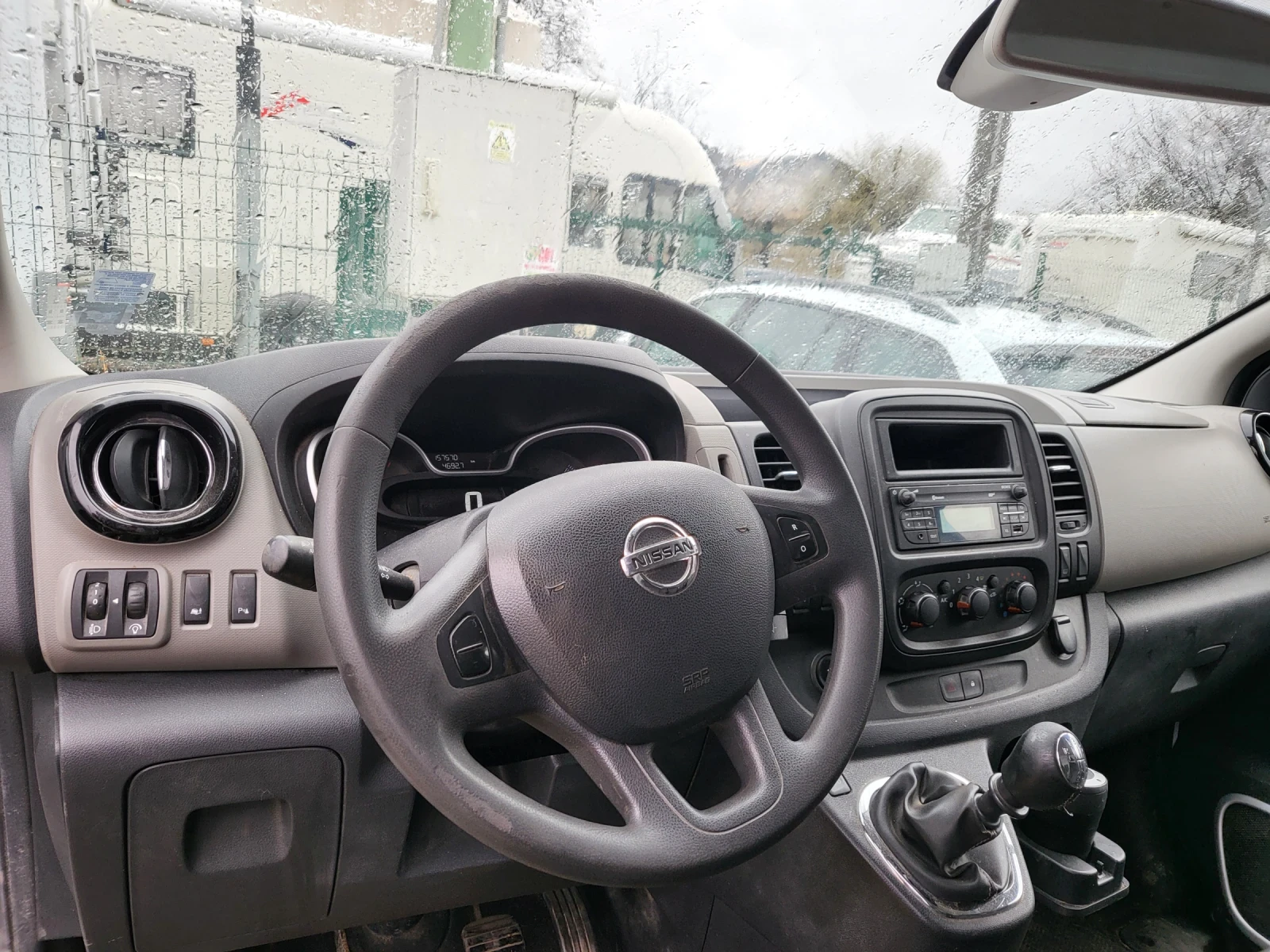 Nissan NV300, снимка 3 - Бусове и автобуси - 53998774