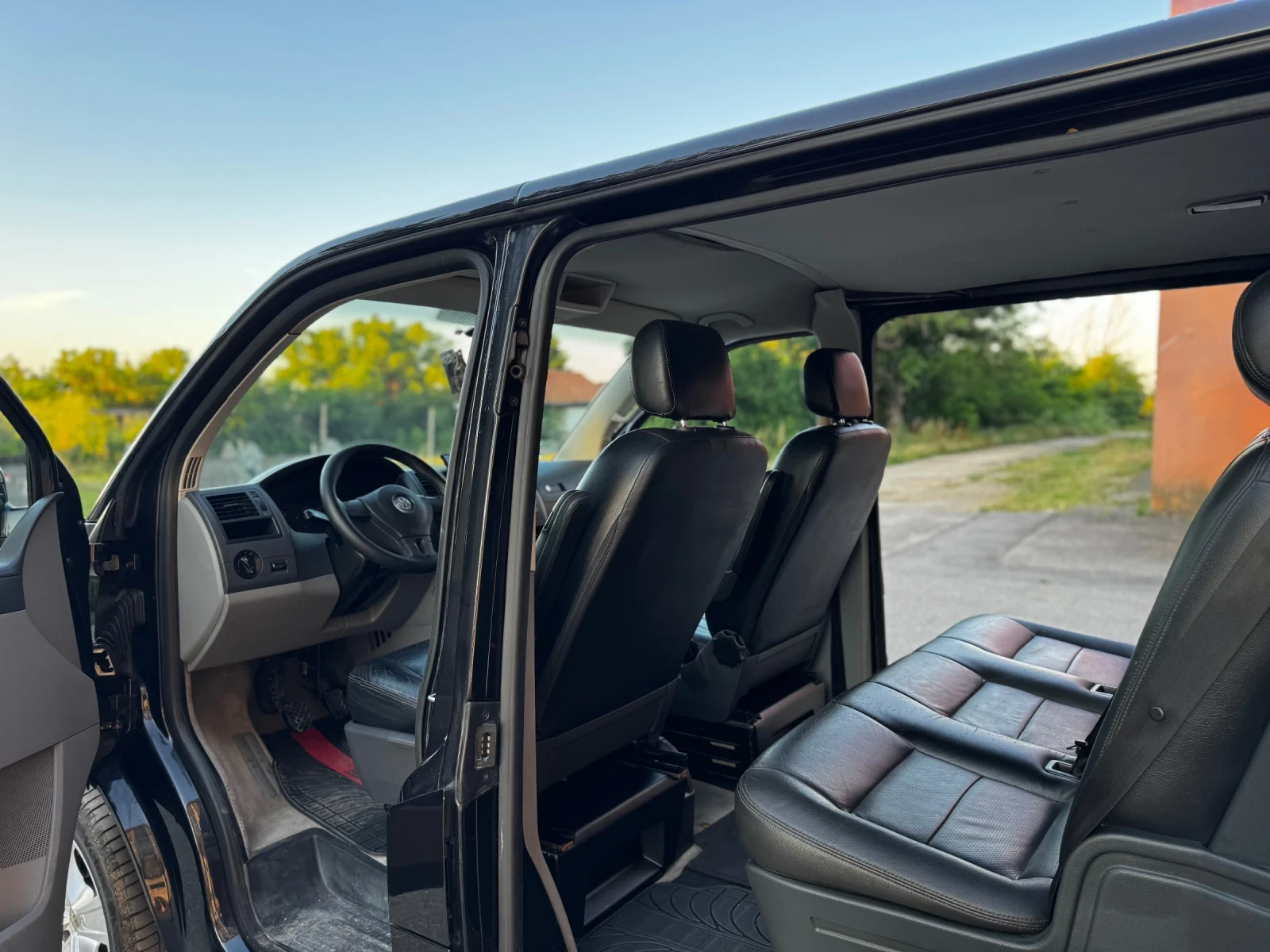 VW T5, снимка 11 - Бусове и автобуси - 54963150