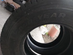 Гуми Зимни 215/75R17.5, снимка 5