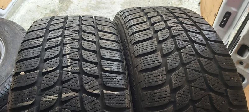 Гуми Зимни 225/45R18, снимка 1 - Гуми и джанти - 35148820