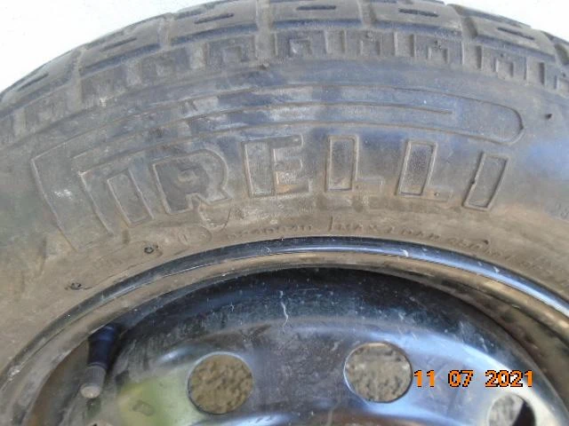 Гуми с джанти Pirelli 135/80R14, снимка 3 - Гуми и джанти - 45216399