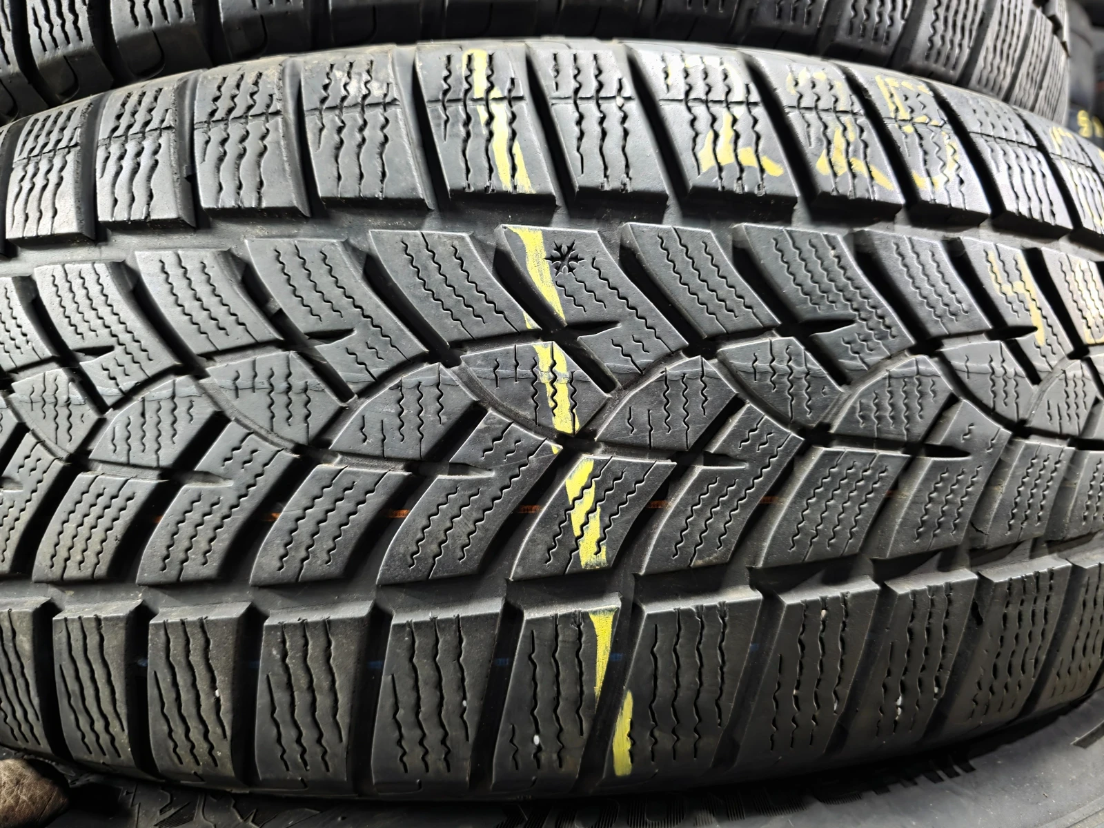 ���� 225/60R18 | Mobile.bg � ����������� 3