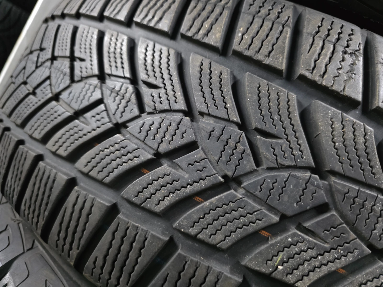 ���� 225/60R18 | Mobile.bg � ����������� 1