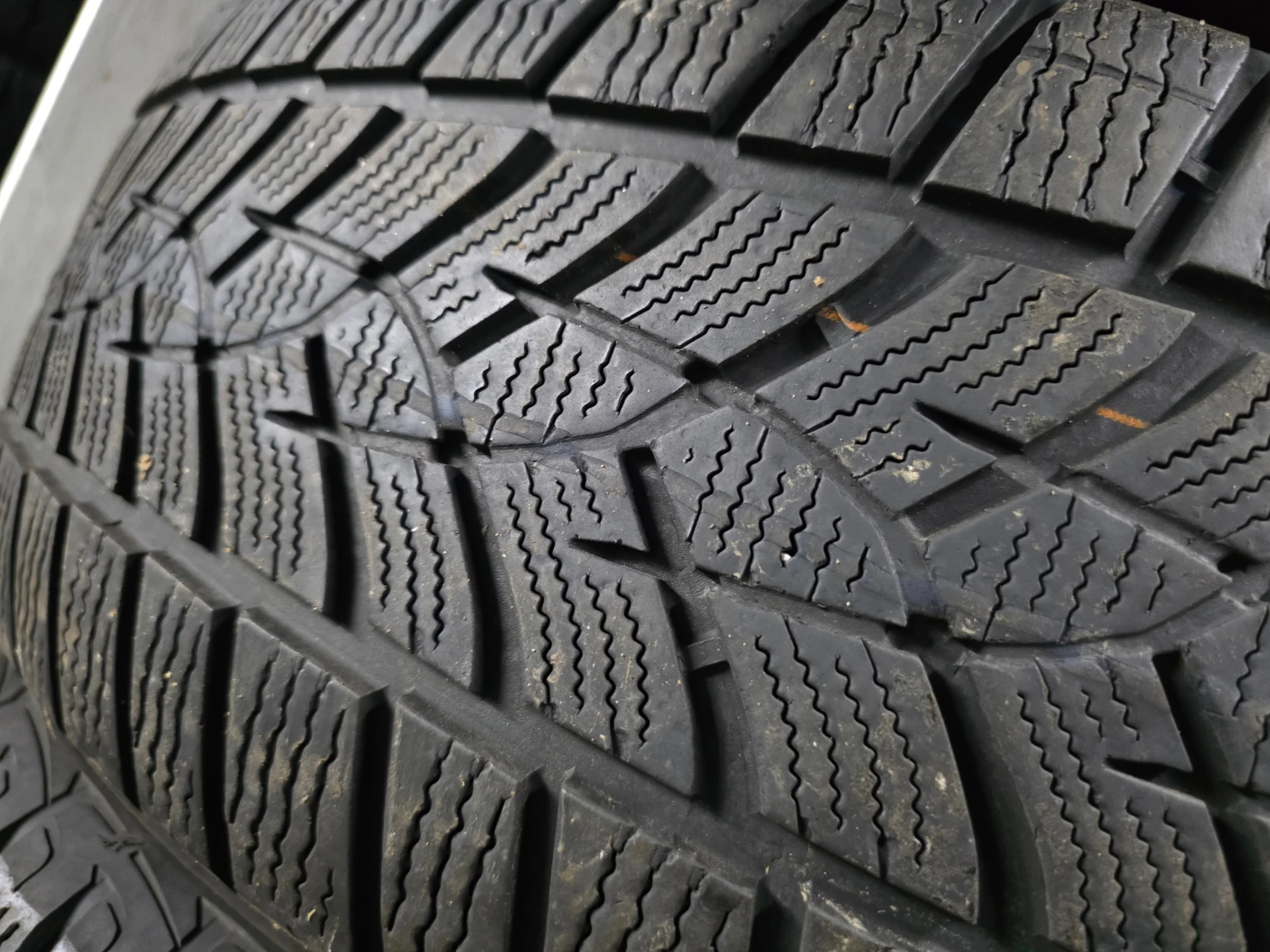 ���� 225/60R18 | Mobile.bg � ����������� 2